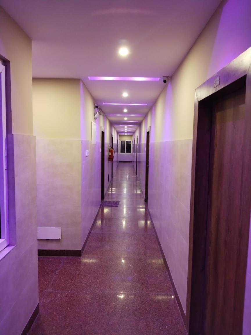 Hotel Greenland Luxury 푸리 외부 사진